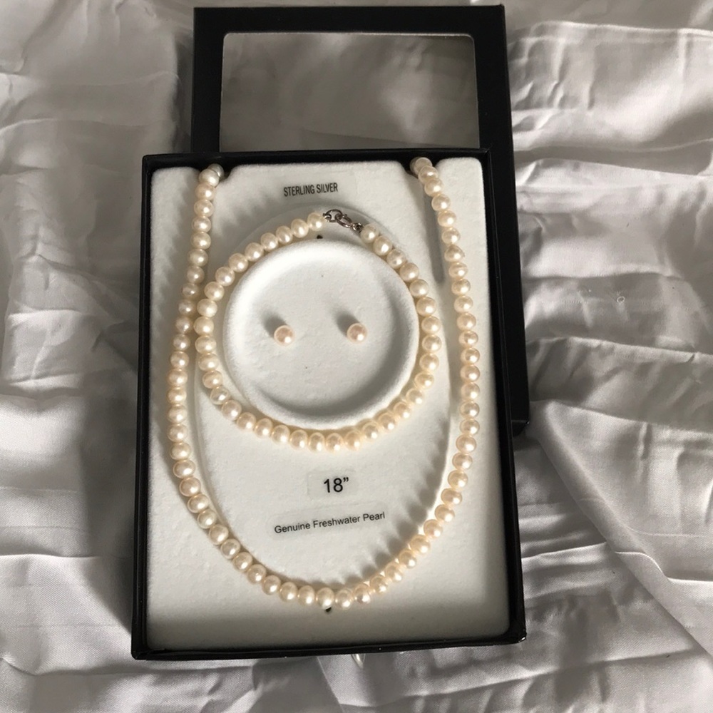 Pearl earring, bracelet, necklace set